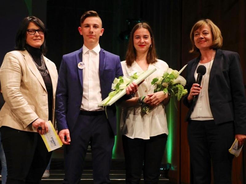 Slika 13: Podelitev Volbankove nagrade (mag. Katarina Gutownig Fürst, Jan Krušnik, Laura Sturm, mag. Sonja Kölich), © Peter Krivograd