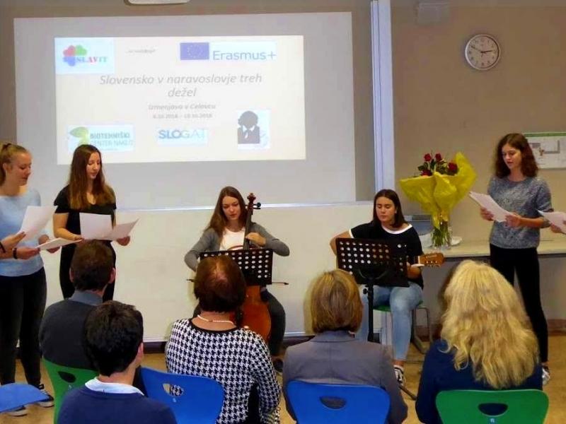 Slika 1:
Tiskovna konferenca ob zaključku projekta v Celovcu, &copy;Slavit