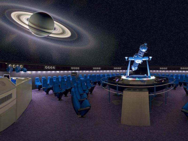 Slika 3:
Planetarij v Celovcu, https://www.delo.si/novice/svet/popotovanje-po-vesolju-v-slovenskem-jeziku-106919.html?fbclid=IwAR2x