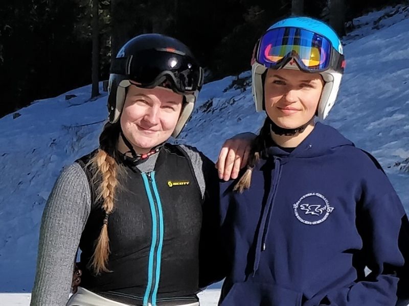 Slika 3:
Zmagovalka Liza Žagar (7.B), 3. mesto: Lara Vodovnik (6.A), &copy;Niko Ottowitz