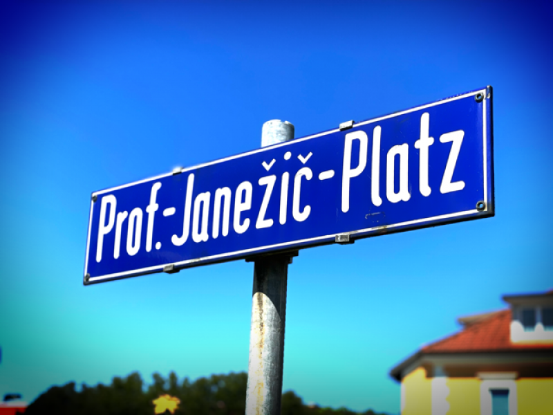 Slika 1: Prof.-Janežič-Platz / Janežičov trg