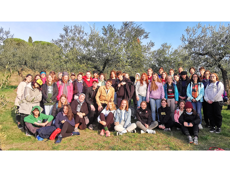 Bild 1: Gruppenfoto in Assisi  © Marko Zeichen