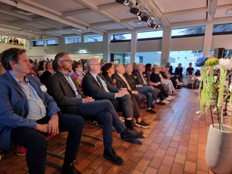 Bild 2: Ehrengäste auf der Schulakademie