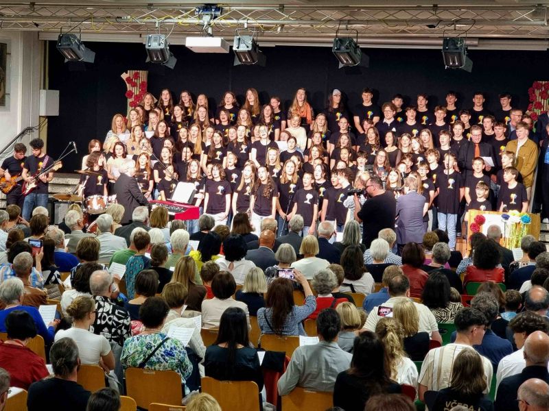 Bild 21: Premiere der neuen Schulhymne