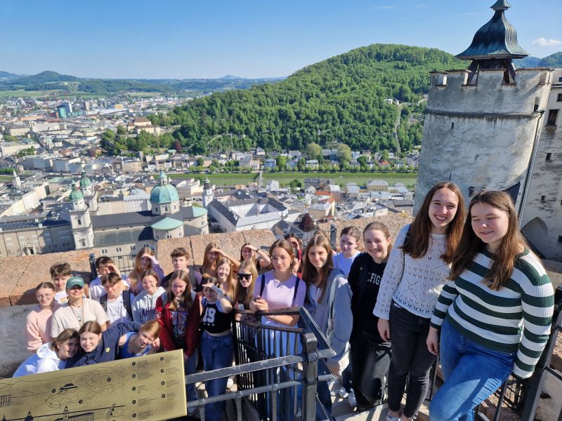 Slika 1: Pogled z gradu na Salzburg