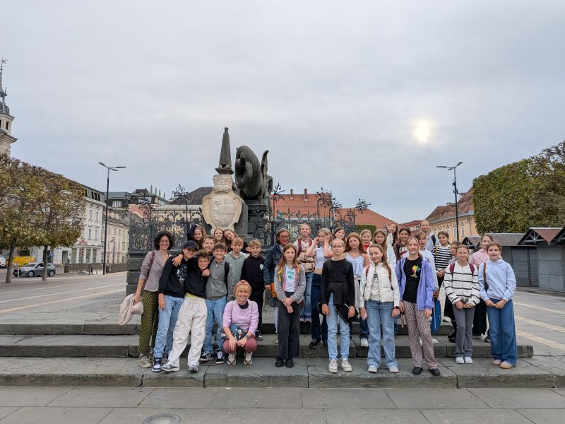 Slika 1: Skupinska slika na Novem trgu