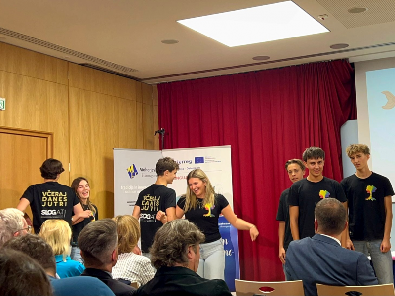 Slika 4: Pri plesu ob pesmi Če študent na rajžo gre. ©Gotthardt