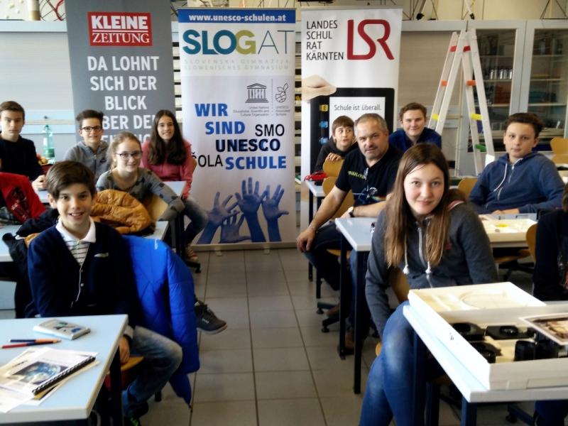 Slika 1: V učilnici za fiziko, © Marcell Smolej