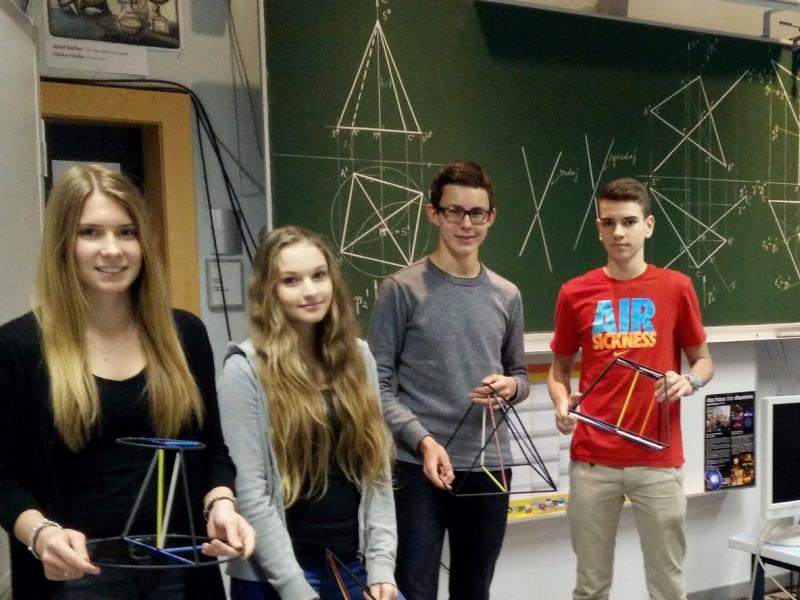 Slika 1: Uspe&scaron;ni tekmovalci matematične Pangee, &copy; Niko Ottowitz