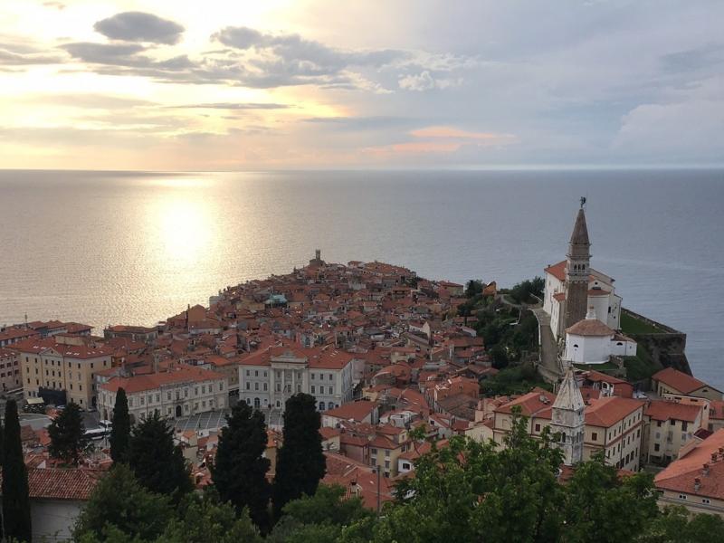 Slika 4: Piran z mestnega obzidja, &copy; Melita Račev
