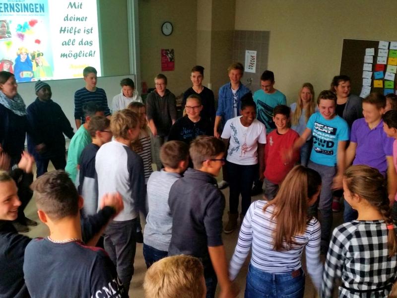 Slika 4: Skupni ples na koncu predavanja, © Miha Golavčnik